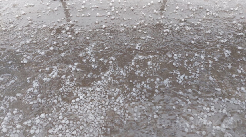 На Омск обрушился обильный град