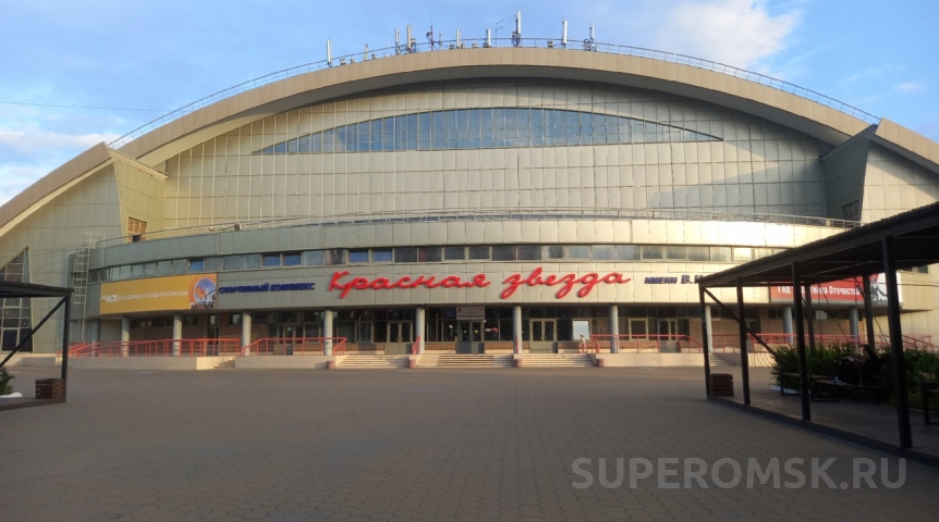 Концерт Стаса Михайлова замахнулся на рекорд в омской «Красной звезде»