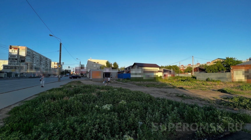 Мэрия Омска сдаст в аренду участки под магазин и автомобили