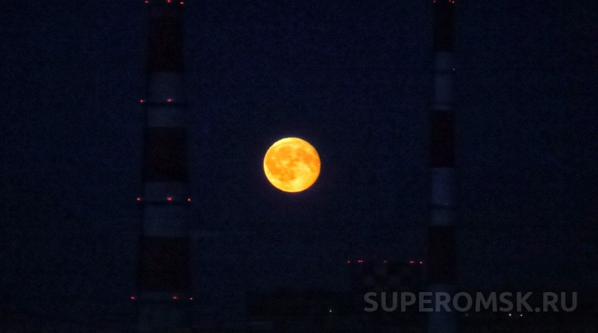 Над Омском исчезнет луна: во сколько это произойдет?