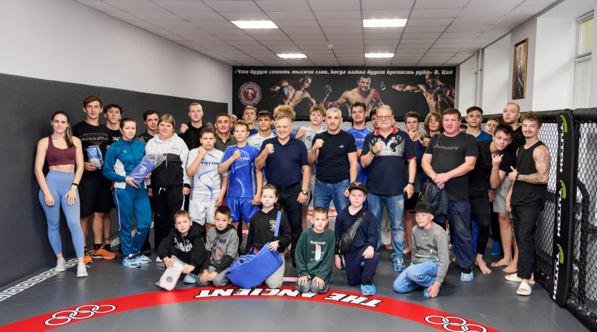 При поддержке ГК «Титан» в Омске прошел день открытых дверей Всероссийской академии панкратиона