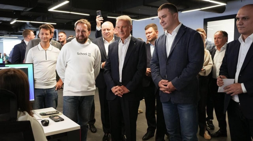 Герман Греф и Виталий Хоценко открыли уникальную омскую «Школу 21»