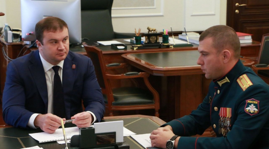 Виталий Хоценко принял участника программы «Время героев» с докладом о стажировке в омском правительстве