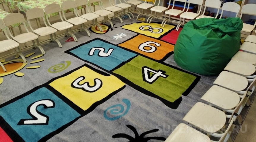 В Омске ребенок получил двойной перелом во время прогулки в детсаду