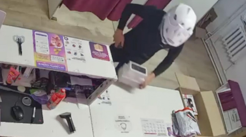 В Омске из пункта выдачи заказов вынесли товары без оплаты на 150 тысяч рублей В Омске из пункта выдачи заказов вынесли товары без оплаты на 150 тысяч рублей