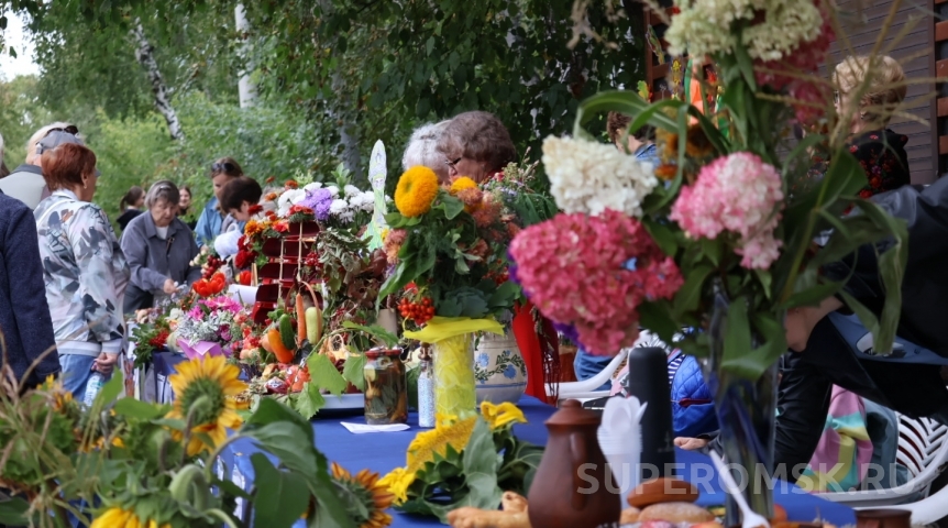 В Омске популярную ярмарку для садоводов перенесли на новое место