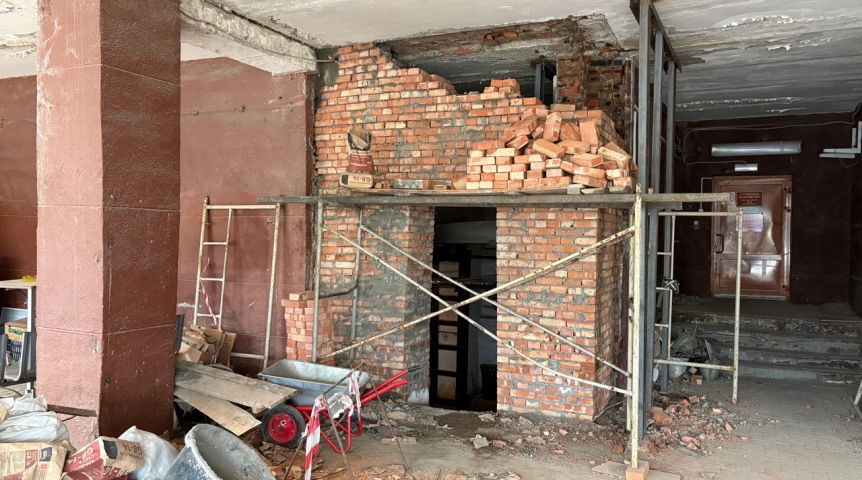 В «Омскоблавтотрансе» объяснили, что стало со стеной автовокзала