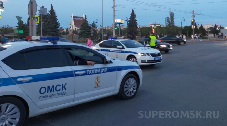 В Омской области на развороте случилась жесткая авария