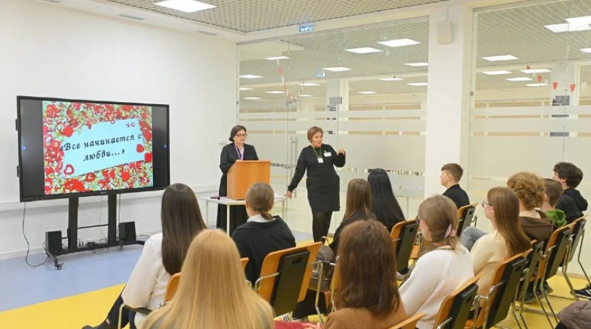 На студентов ОмГУ высадили демографический десант