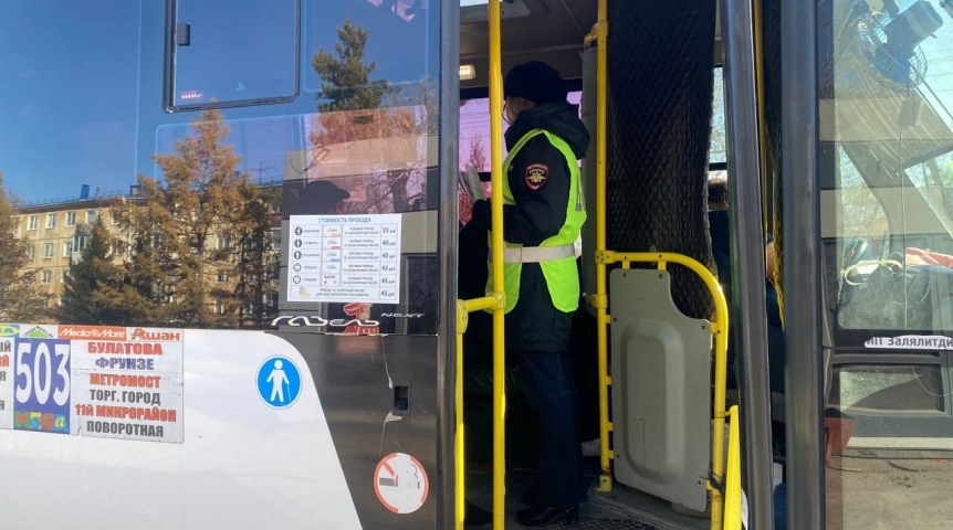 В Омске прошли рейды по маршруткам после вести о подорожании проезда