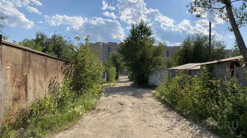 Омичи наткнулись на жуткую находку в гаражах