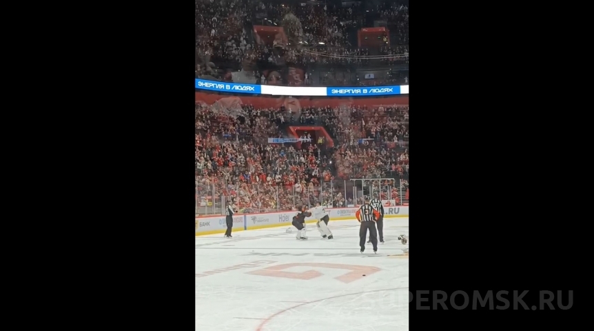 Омский «Авангард» заменил вратаря на матч с «Локомотивом» после драки Мишурова