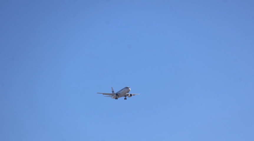 В Омске с первой попытки не смог сесть самолет из Нового Уренгоя