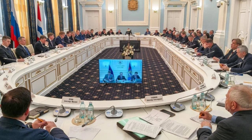 В Омске при полпреде президента обсудили развитие агропромышленного комплекса Сибири