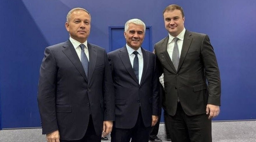 Омский губернатор Хоценко участвует в переговорах на II Совете регионов России и Узбекистана