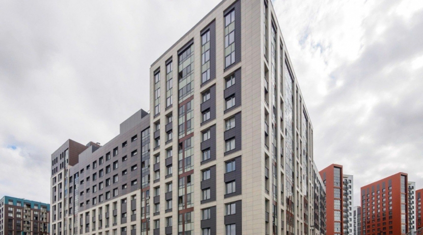 Шелест показал новый дом на Волгоградской в Омске