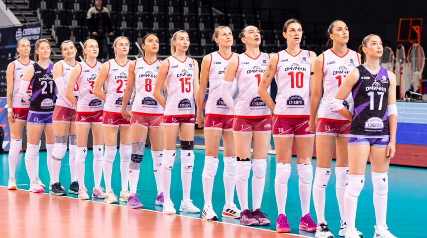 Игроки ВК «Омичка» вышли на игру в выцветших и подсевших шортах