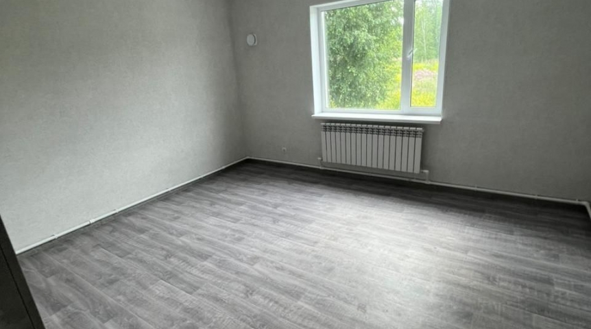 Омский губернатор Хоценко сообщил о выдаче сиротам более 80 новых квартир