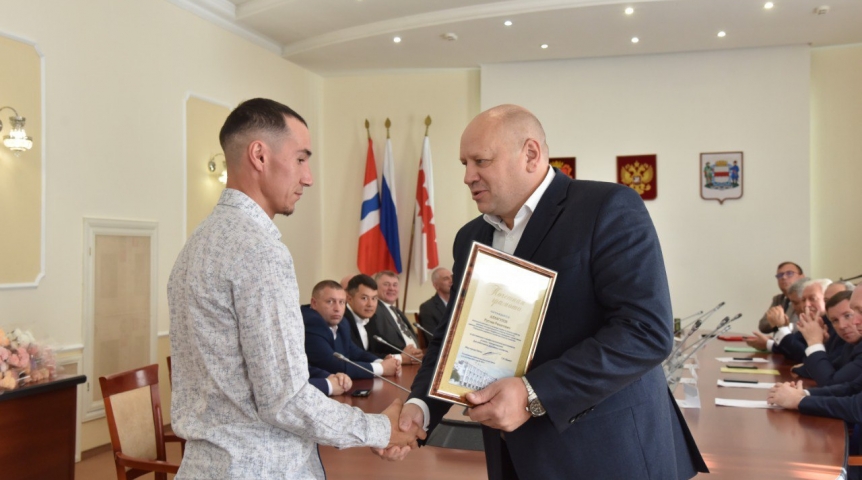 Мэр озвучил успехи омских дорожников в их профессиональный праздник