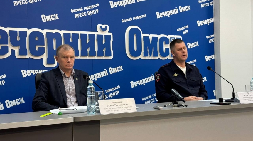 В мэрии Омска дали пешеходам и водителям рекомендации безопасности на дорогах