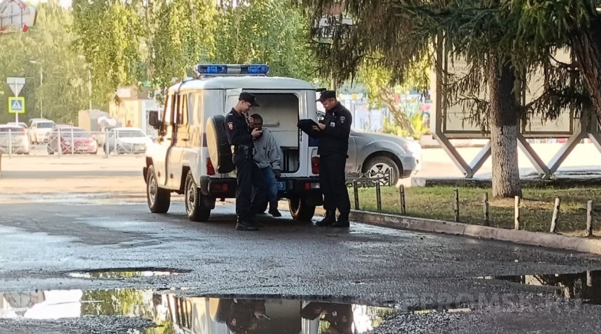 Участковому пришлось «скрутить» омича, угрожавшего своей бывшей