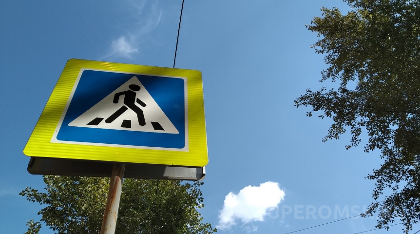 В Омске автобус с пассажирами наехал на 7-летнего мальчика на переходе