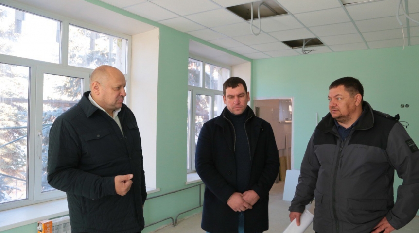 Мэр Омска Шелест рассказал о ходе ремонта детского сада № 87