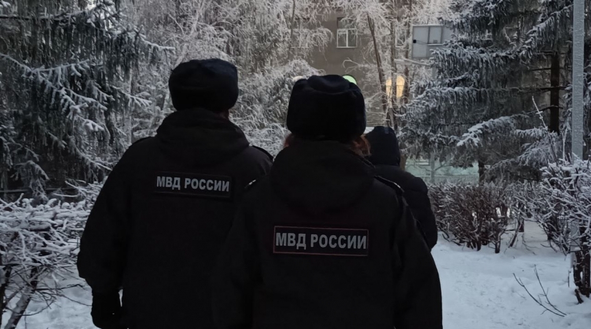 Омичам перед Новым годом напомнили о штрафах за петарды