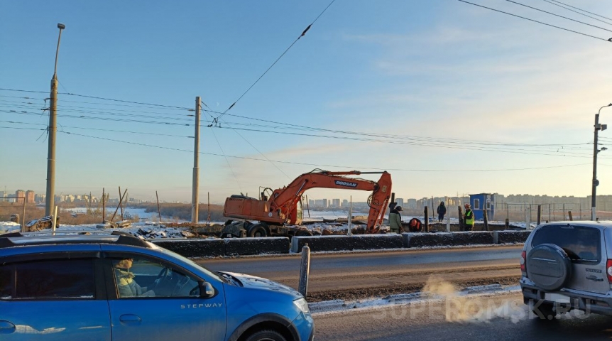 «СтройТраст» проверили на сброс строймусора с моста в Иртыш
