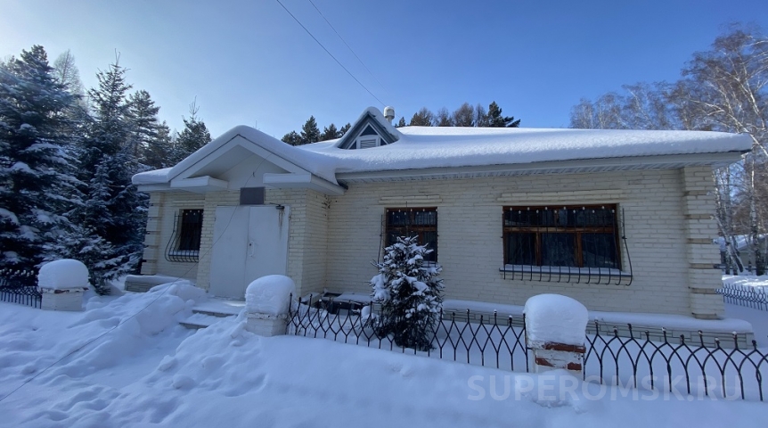 Бывший центр реабилитации омской полиции выставили на торги