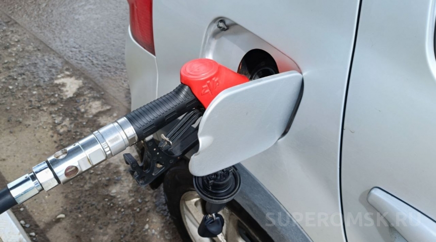 Цены растут дальше: в Омске четвертую неделю подряд дорожает весь бензин