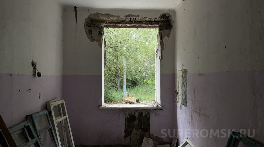 Деревянный дом на Кемеровской в центре Омска признали непригодным для проживания