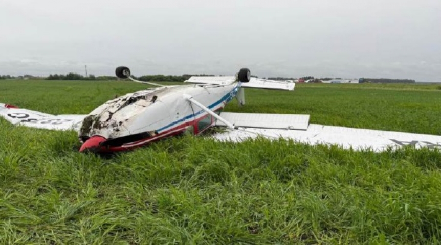 Названа вероятная причина инцидента с перевернувшимся самолетом под Омском