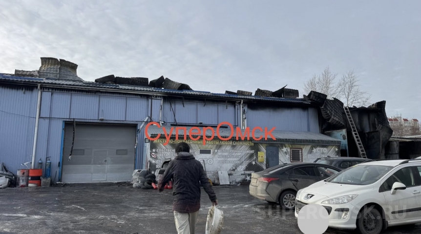 В горевшем в центре Омска здании обнаружился бизнес