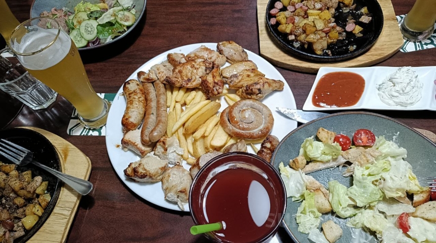 В Омске начали массово закрываться рестораны со сложной концепцией