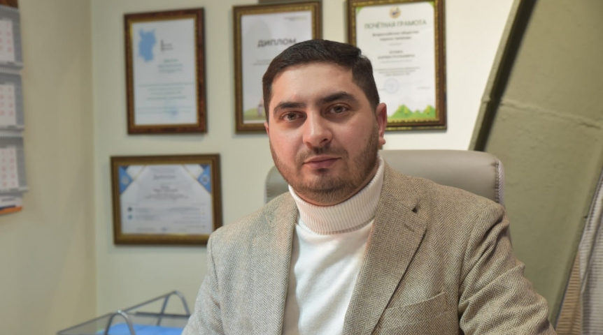 Регоператор поздравляет омичей с Новым годом