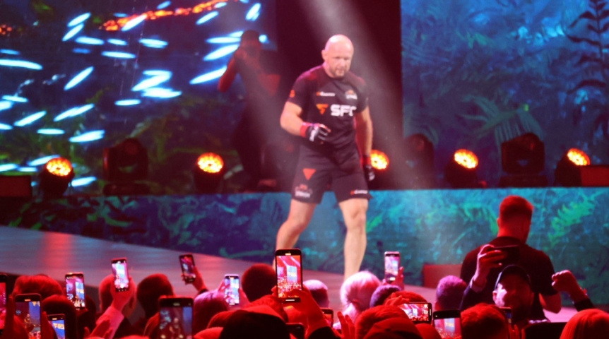 Омский боец Шлеменко показал себя в Госдуме перед выборами