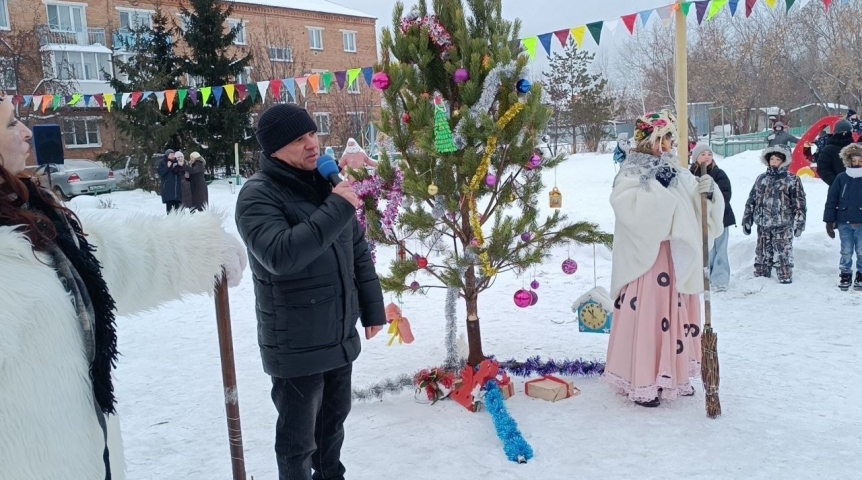 Юрий Козловский поздравляет омичей с наступающим Новым годом