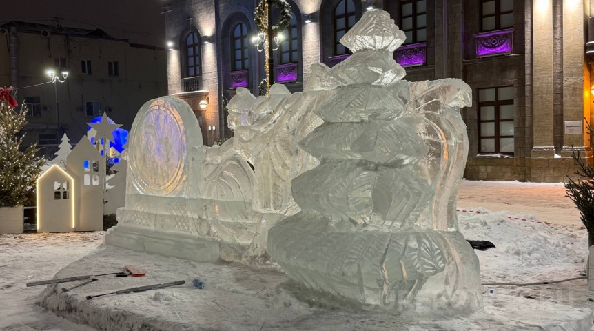 В центре Омска создадут аллею новогодних елок