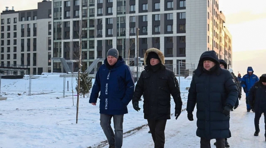 Виталий Хоценко и Сергей Шелест оценили ход строительства нового детсада в квартале Омска «Зеленая река»