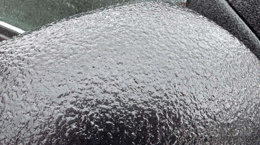 Аномальные осадки: в Омске пошел ледяной дождь