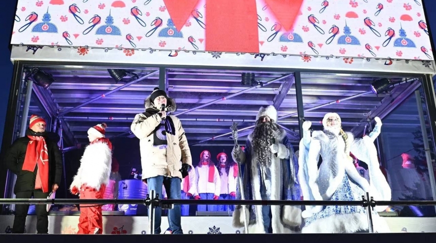 Виталий Хоценко открыл в Омске новогодний фестиваль «Зимний Любинский»