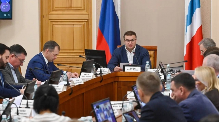 Хоценко поставил задачу обеспечить «Пушкинскими картами» всех молодых омичей