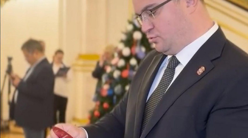 Губернатор Омской области исполнит новогодние желания детей