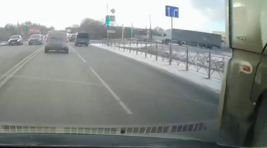 Омичка поделилась болью от езды по правилам в городе