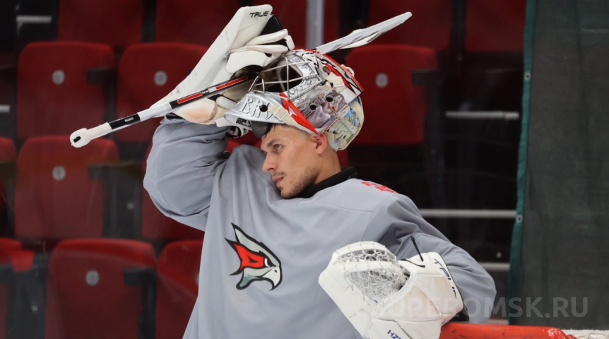 Вратаря омского «Авангарда» признали лучшим после двух «сухарей» подряд