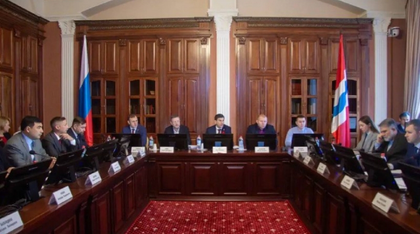 В Заксобрании обсудили поддержку омских многодетных семей