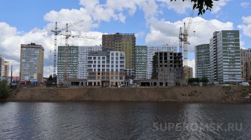 Побережье в затоне омского Иртыша осталось частным