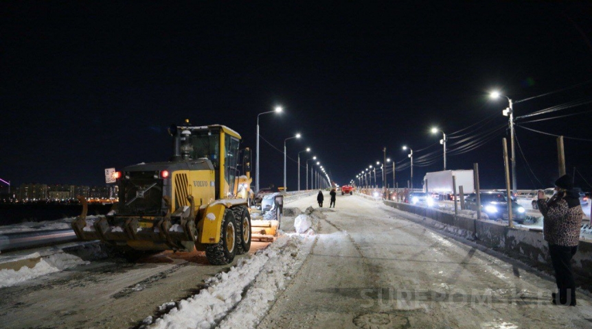 В Омске пустили машины по обновленной части моста у Телецентра: видео