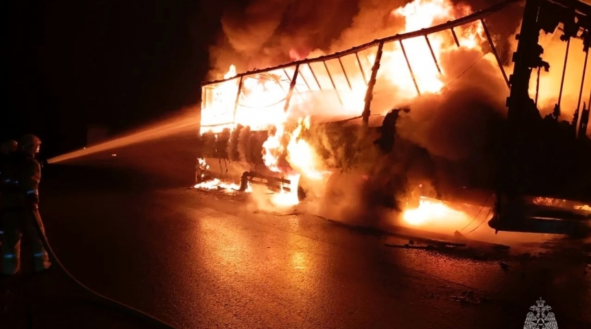 На «трассе смерти» под Омском сгорел грузовик